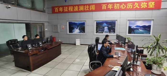 2、梯調中心中控室（楊柳 攝）