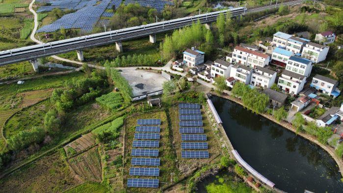 1 風勁帆起,發展工作全面提速 1 風勁帆起,發展工作全面提速