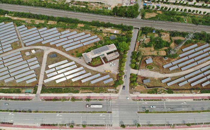 無人機正在巡檢(攝影:胡杰) 無人機正在巡檢(攝影:胡杰)