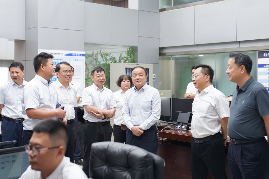 2024年7月11日,何紅心調研清江公司梯調中心(攝影:楊海青) 2024年7月11日,何紅心調研清江公司梯調中心(攝影:楊海青)