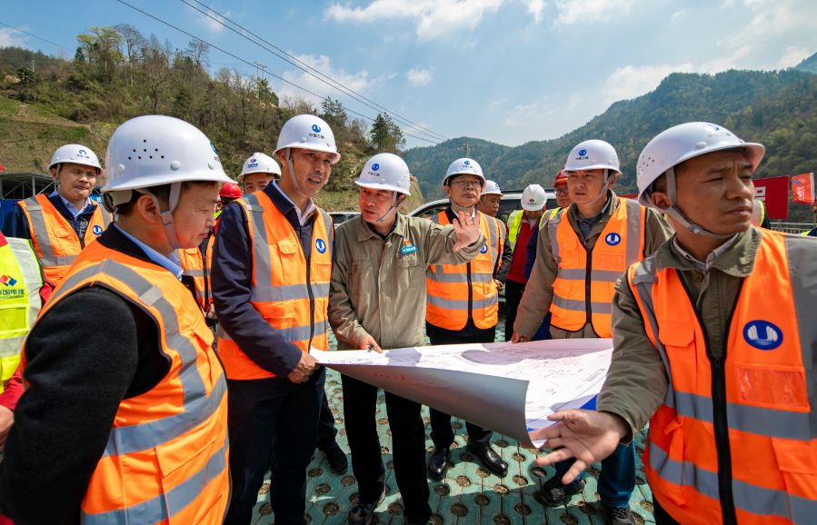 調(diào)研現(xiàn)場(羅田縣指揮部邱亞林供稿) 調(diào)研現(xiàn)場(羅田縣指揮部邱亞林供稿)